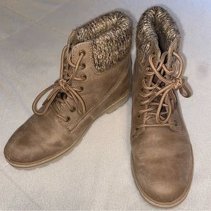 Cliffs by White Mountain Tan Sweater Ankle Boots